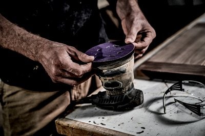 3M Ultra Durable 5 in. Ceramic Hook and Loop Sanding Disc 80 Grit Universal Hole Power, DISC5IN5PK80